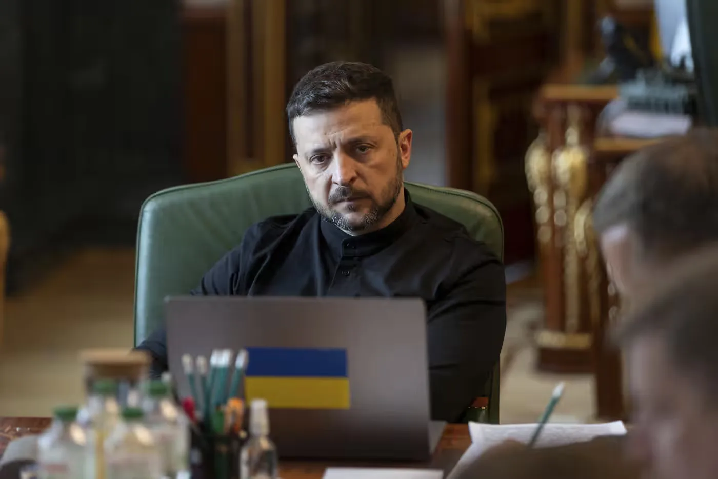 Україна на порозі нової епохи: Зеленський підписав закони про множинне громадянство, спецтрибунал та військову модернізацію